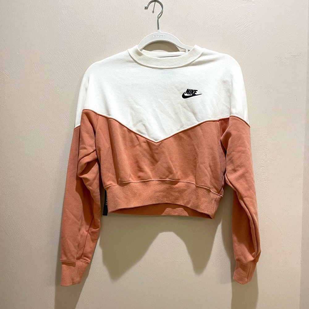 Nike Cropped Colorbock Sweatshirt